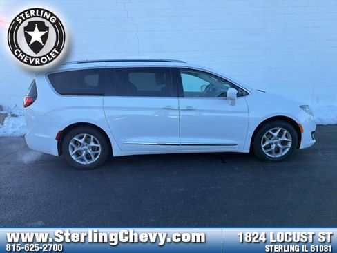 Used 2019 Chrysler Pacifica Touring-L Plus w/ Advanced Safetytec Group image 6