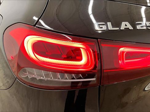 Certified 2023 Mercedes-Benz GLA 250 image 28