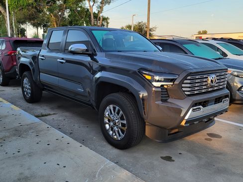 Used 2024 Toyota Tacoma Limited w/ Limited Package (LT) AWD/4WD image 5
