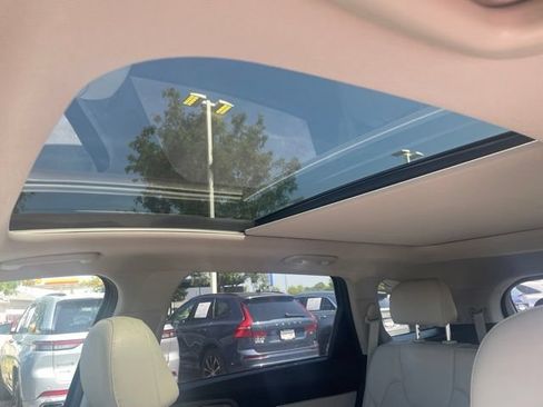 Used 2023 Kia Sorento EX w/ Panoramic Sunroof Package FWD image 12