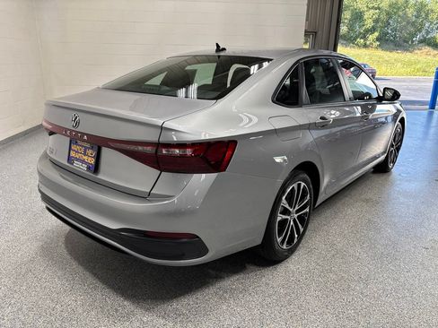 Used 2025 Volkswagen Jetta Sport FWD image 7
