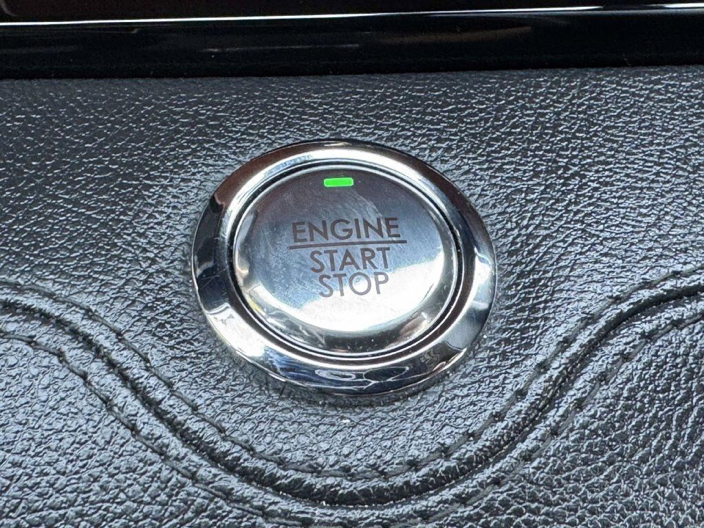 Used 2024 Lincoln Navigator L 4WD image 8