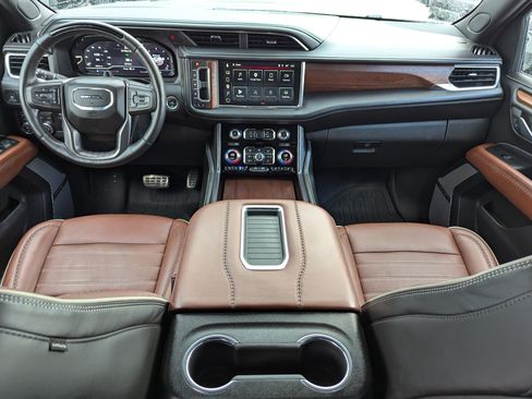 Used 2023 GMC Yukon Denali Ultimate w/ LPO, Floor Liner Package AWD/4WD image 13