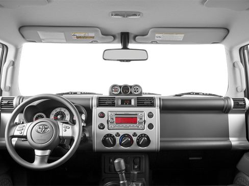 Used 2014 Toyota FJ Cruiser 4WD w/ Upgrade Package image 7