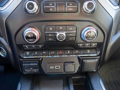 Used 2022 GMC Sierra 2500 Denali w/ Denali Ultimate Package image 26