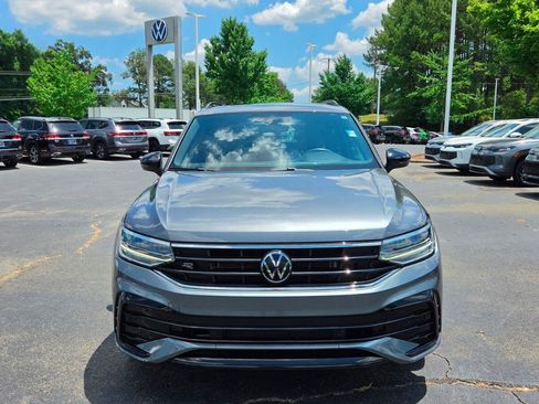 Certified 2024 Volkswagen Tiguan SE R-Line FWD image 7