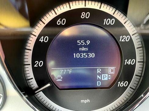 Used 2010 Mercedes-Benz E 350 4MATIC Sedan image 30