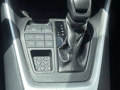 Used 2019 Toyota RAV4 XLE w/ Convenience Package AWD/4WD image 15