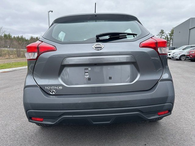 Used 2019 Nissan Kicks S FWD image 4