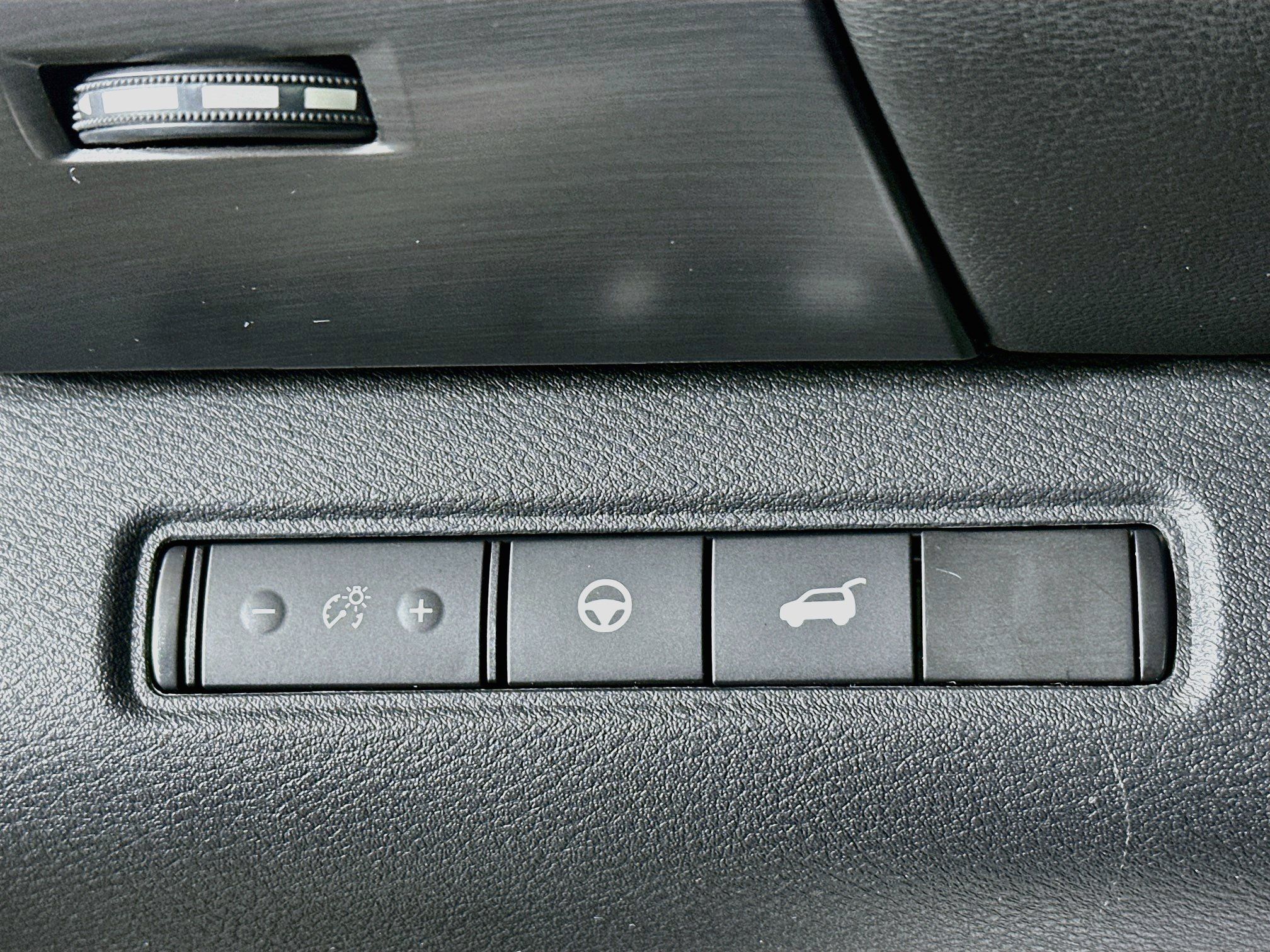 Used 2023 Nissan Pathfinder SL w/ SL Premium Package AWD/4WD image 10