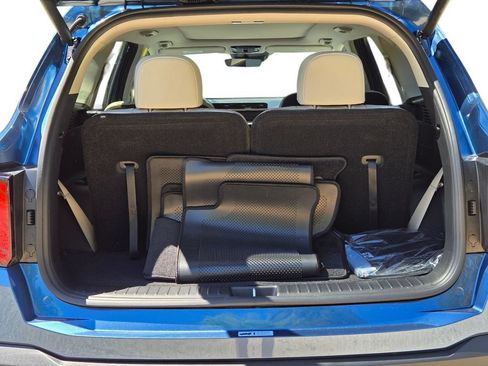 New 2026 Kia Sorento EX w/ EX Premium Package FWD image 13