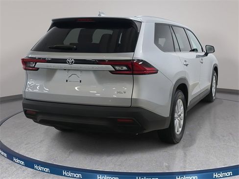 Used 2025 Toyota Grand Highlander AWD image 6