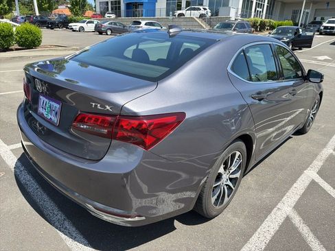 Used 2017 Acura TLX w/ Technology Package FWD image 4
