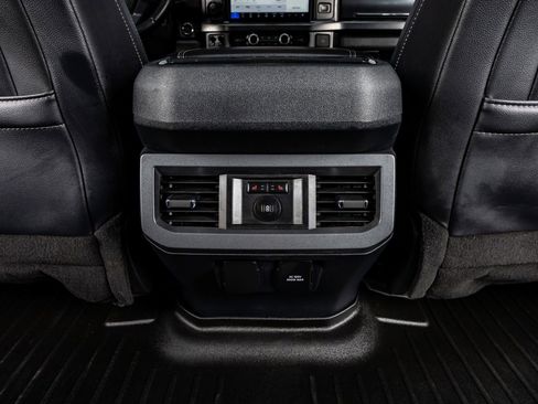 Used 2024 Ford F250 Lariat w/ Lariat Ultimate Package image 32