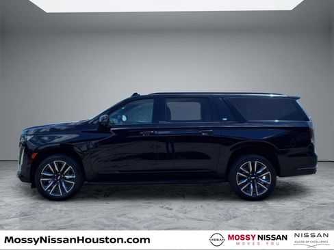 Used 2024 Cadillac Escalade ESV Sport RWD image 5