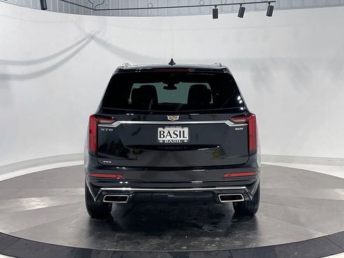 Used 2025 Cadillac XT6 Premium Luxury image 12