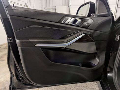 Used 2021 BMW X5 xDrive40i w/ M Sport Package image 21