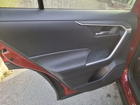 Certified 2025 Toyota RAV4 XLE w/ Convenience Package image 13