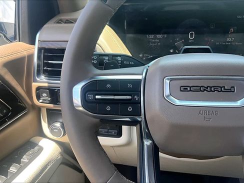 Used 2025 GMC Yukon Denali w/ Denali Reserve Package RWD image 24