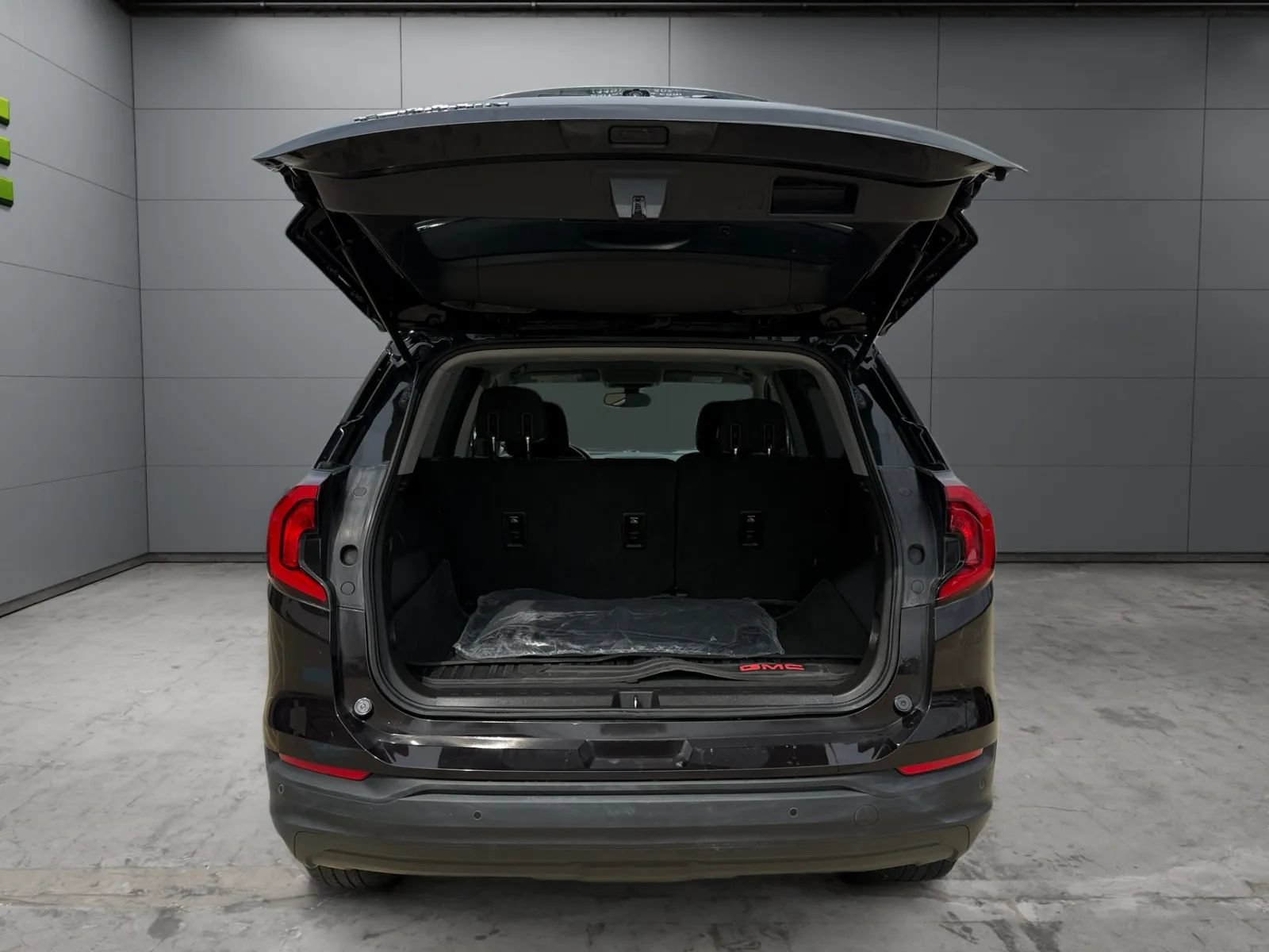 Used 2019 GMC Terrain SLE w/ Driver Convenience Package AWD/4WD image 9