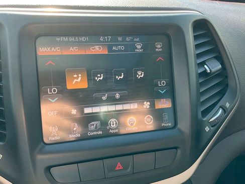 Used 2014 Jeep Cherokee Trailhawk AWD/4WD image 8