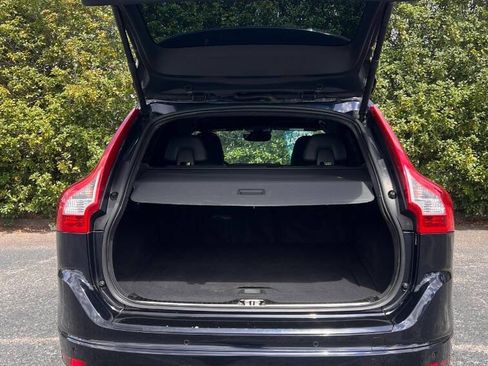 Used 2016 Volvo XC60 T5 Premier w/ Proximity Package image 7