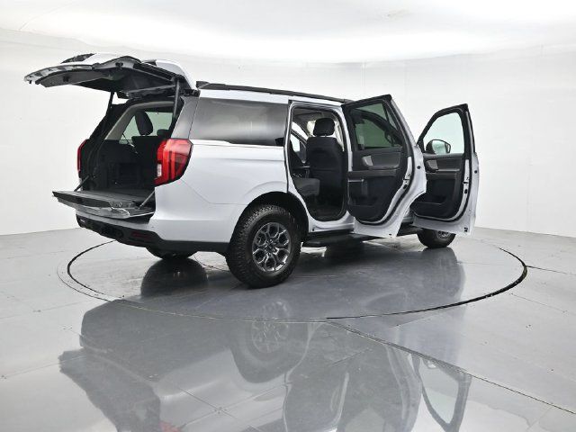 Used 2025 Ford Expedition Active RWD image 51
