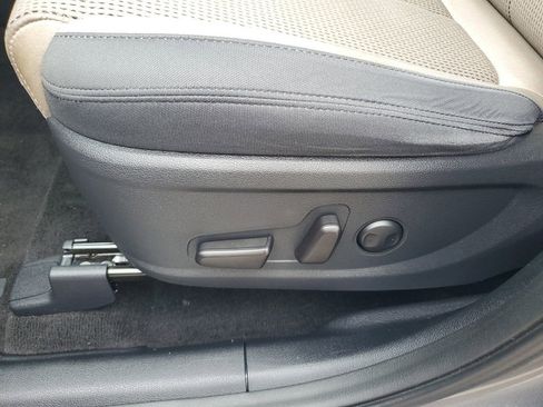 Used 2019 Hyundai Santa Fe SEL FWD image 16
