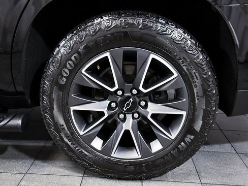 Used 2023 Chevrolet Tahoe Z71 w/ Z71 Off-Road Package image 9