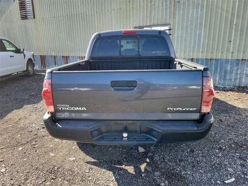 Used 2014 Toyota Tacoma PreRunner w/ Convenience Package image 4