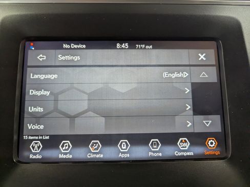 Used 2019 Jeep Cherokee Latitude Plus AWD/4WD image 23