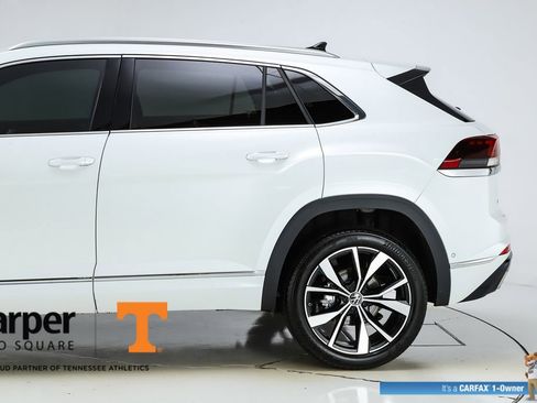 Used 2025 Volkswagen Atlas Cross Sport SEL Premium R-Line image 43