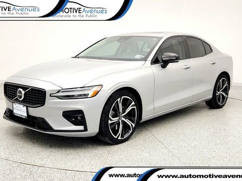 Used 2023 Volvo S60 B5 Core w/ Climate Package image 1