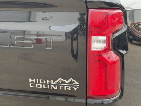 Used 2020 Chevrolet Silverado 1500 High Country w/ Technology Package image 7