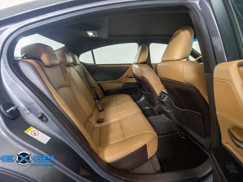 Used 2019 Lexus ES 350 w/ Accessory Package FWD image 37