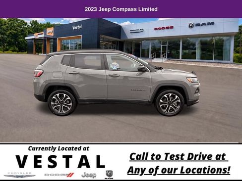Used 2023 Jeep Compass Limited AWD/4WD image 4