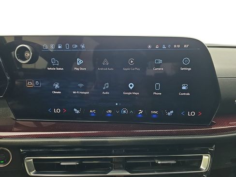 Used 2024 Chevrolet Traverse Z71 AWD/4WD image 21