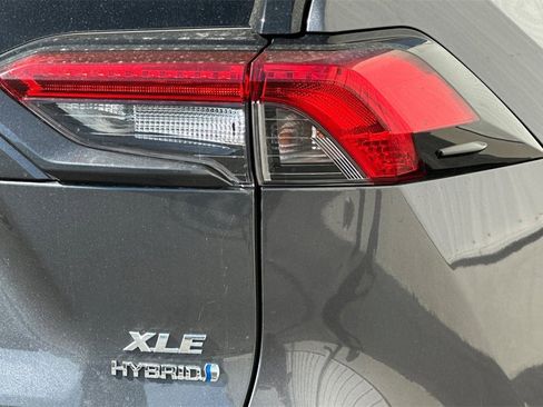 Used 2022 Toyota RAV4 XLE image 29