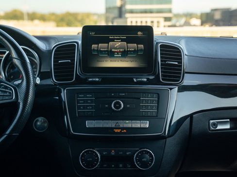 Certified 2017 Mercedes-Benz GLS 450 4MATIC image 21