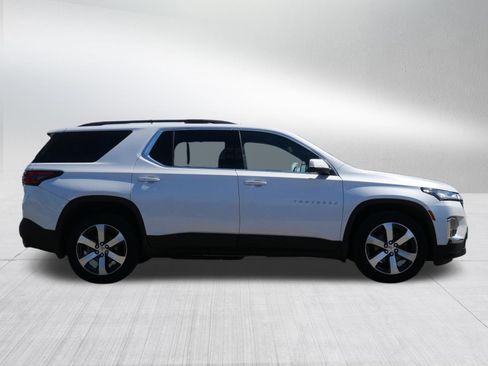 Used 2023 Chevrolet Traverse LT w/ LT Premium Package AWD/4WD image 8