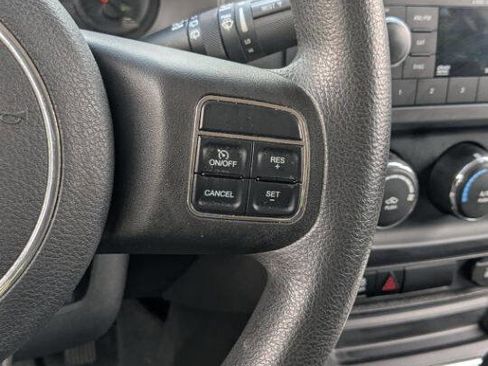 Used 2012 Jeep Compass Sport AWD/4WD image 27