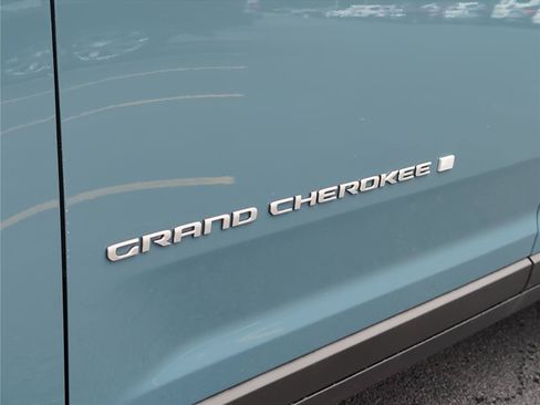 New 2026 Jeep Grand Cherokee L Limited AWD/4WD image 10