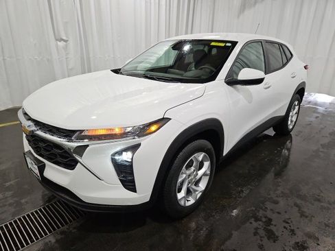 New 2026 Chevrolet Trax LS w/ LS Convenience Package image 24