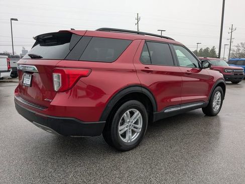 Used 2022 Ford Explorer XLT w/ Equipment Group 202A image 12