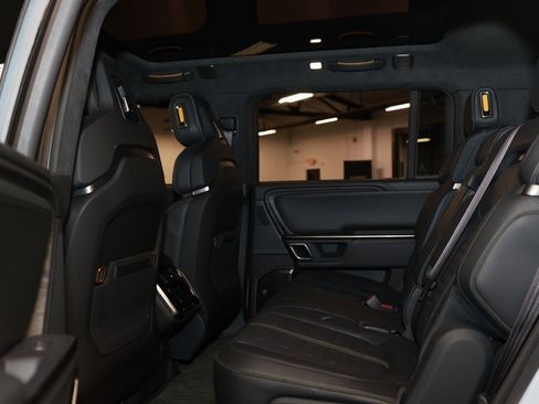 Used 2023 Rivian R1S Adventure image 13