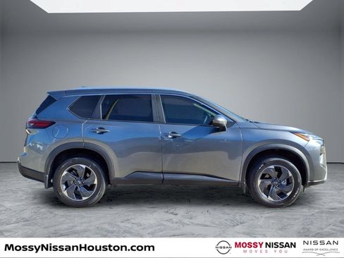 Used 2024 Nissan Rogue SV w/ SV Premium Package FWD image 8