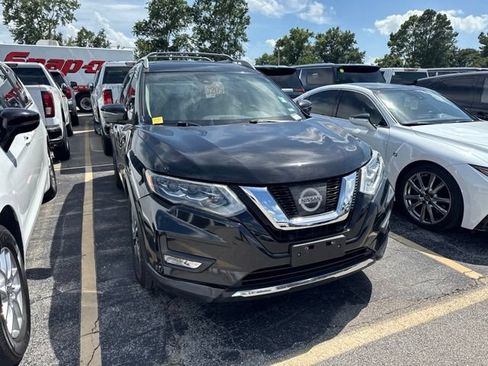 Used 2017 Nissan Rogue SL w/ SL Premium Package FWD image 4