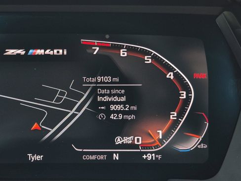 Certified 2025 BMW Z4 M40i w/ Edition RWD image 18