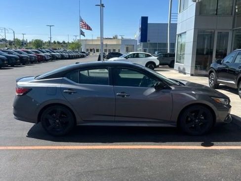 Used 2023 Nissan Sentra SR w/ Midnight Edition Package FWD image 7