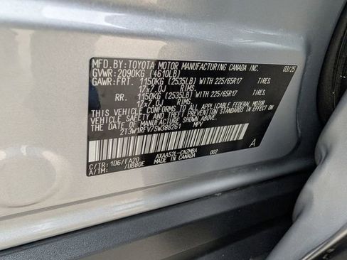 Used 2025 Toyota RAV4 XLE FWD image 35